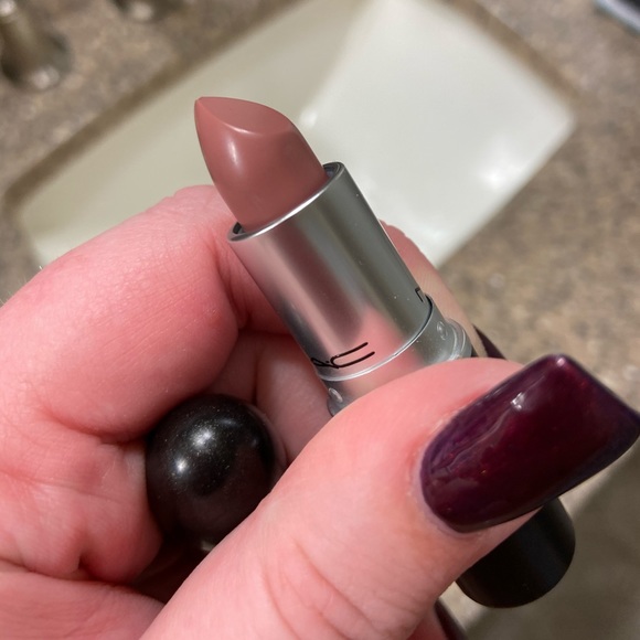 Mac Matte Lipstick - Picture 1 of 3